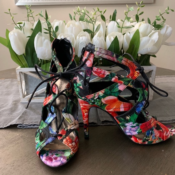 Steven Madden Floral Shoes - Picture 2 of 3